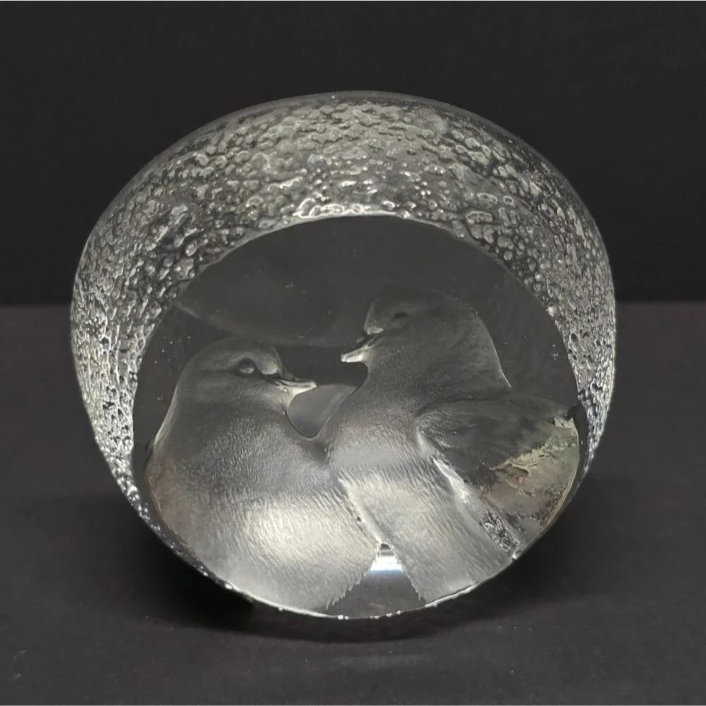 Mats Jonasson Doves Birds Crystal Paperweight Sculpture Vintage 60s Sweden